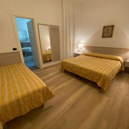 Hotel Rio Alassio Bagian luar foto