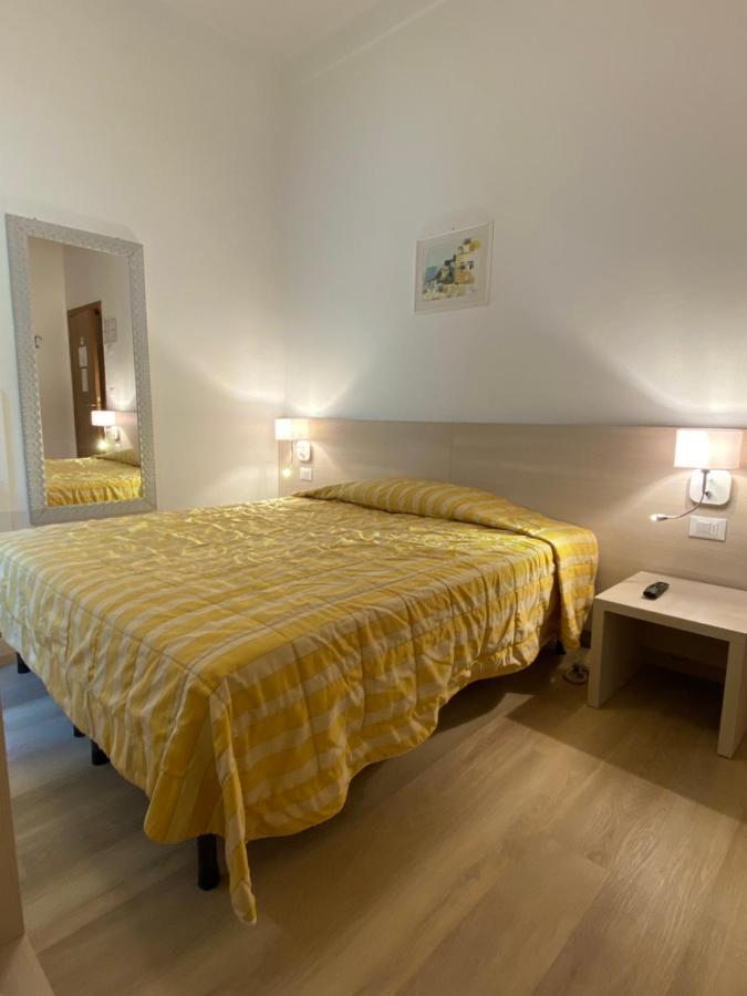 Hotel Rio Alassio Bagian luar foto