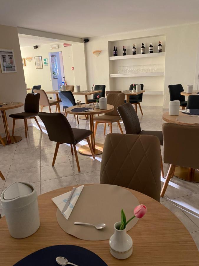 Hotel Rio Alassio Bagian luar foto