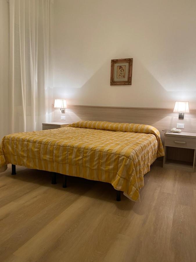 Hotel Rio Alassio Bagian luar foto