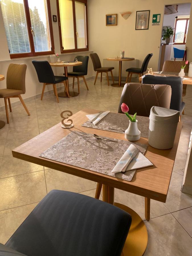 Hotel Rio Alassio Bagian luar foto