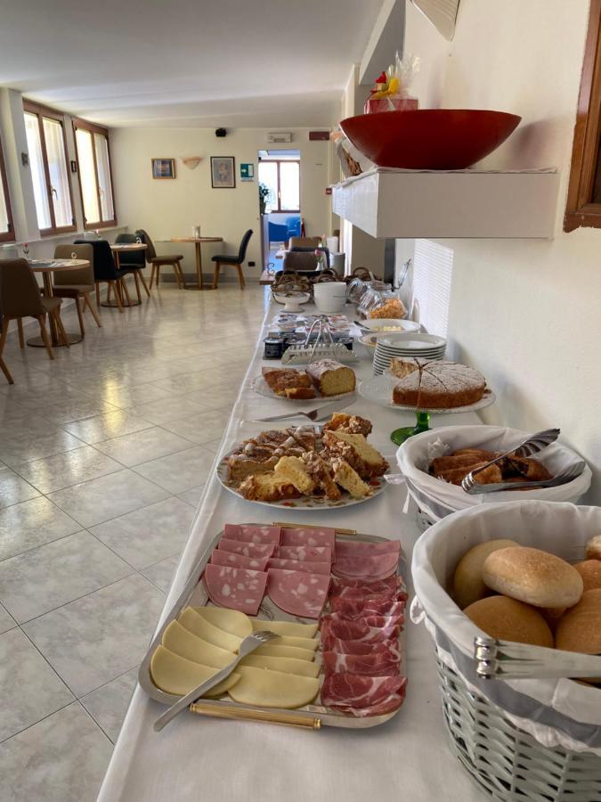 Hotel Rio Alassio Bagian luar foto