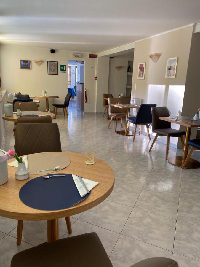 Hotel Rio Alassio Bagian luar foto