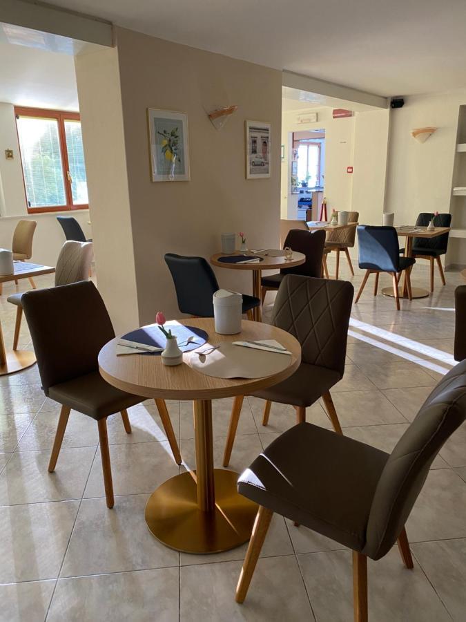 Hotel Rio Alassio Bagian luar foto